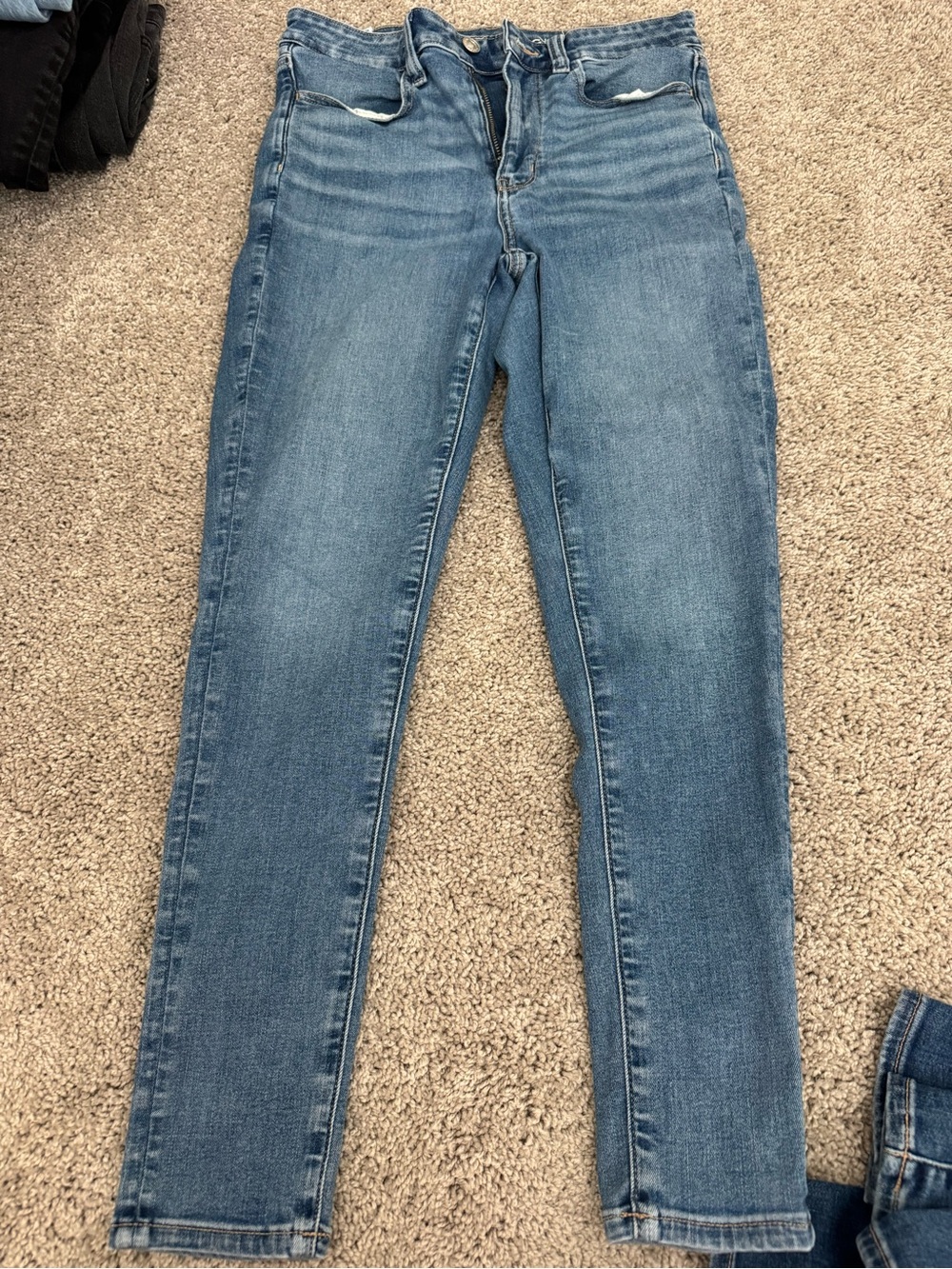 American Eagle Outfitters Skinny Jeans in Light Blue Wash